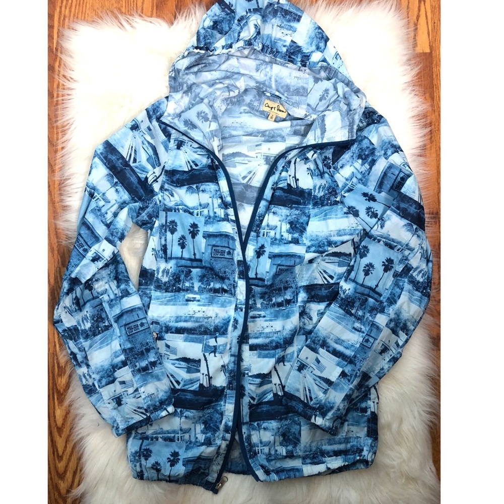 [chip and pepper] Blue graphic rain jacket